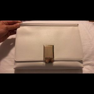 Brand NEW - white bag / pocket with gold chain